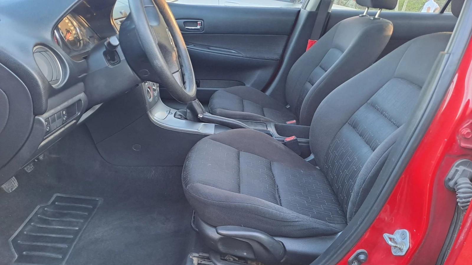 Mazda 6 1.8 120кс  МНОГО ЗДРАВА!!!, снимка 13 - Автомобили и джипове - 54324898