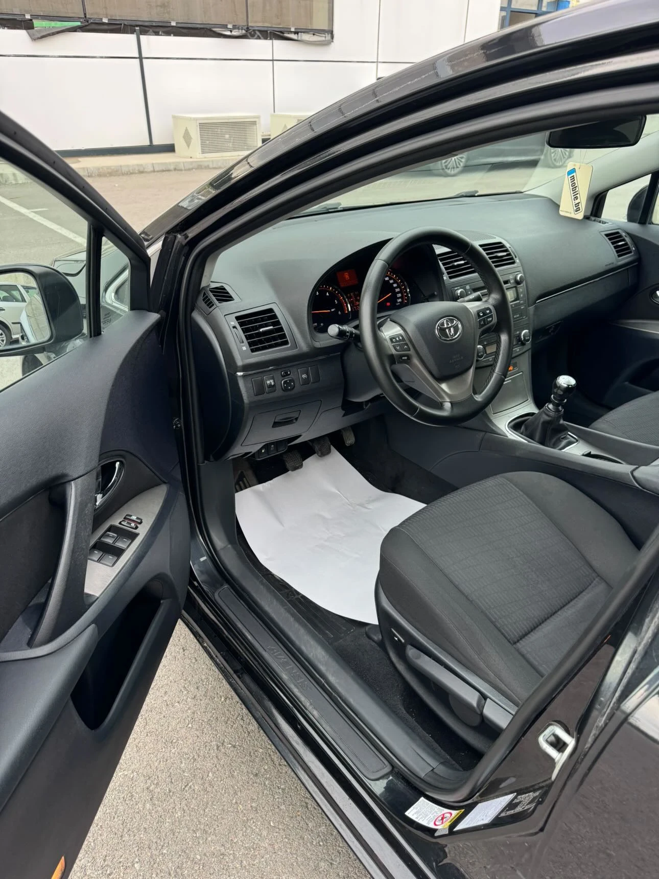 Toyota Avensis 2.0D 4D, снимка 6 - Автомобили и джипове - 54742988
