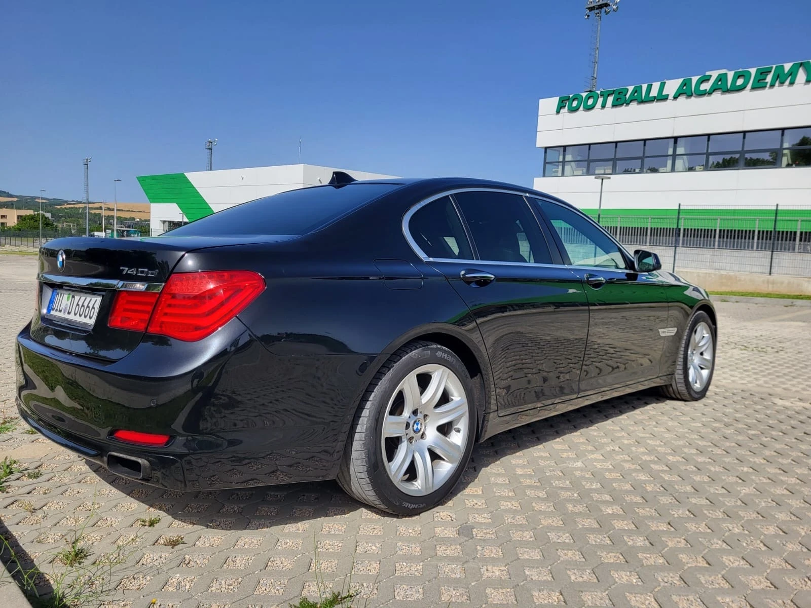 BMW 740 Реални Км, снимка 3 - Автомобили и джипове - 55099693