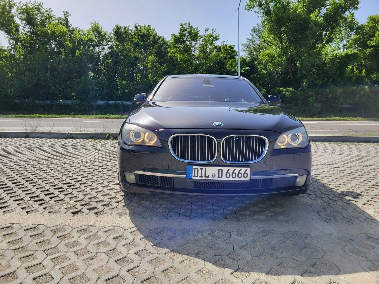 BMW 740 Реални Км, снимка 2 - Автомобили и джипове - 55099693