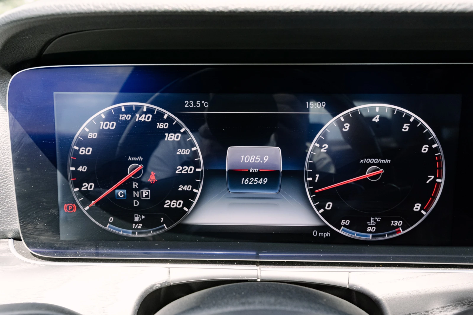Mercedes-Benz E 400 4Matic , снимка 12 - Автомобили и джипове - 55308135