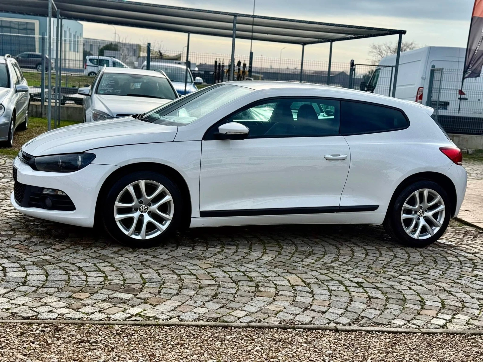 VW Scirocco 1.4 АВТОМАТИК, снимка 2 - Автомобили и джипове - 55347436