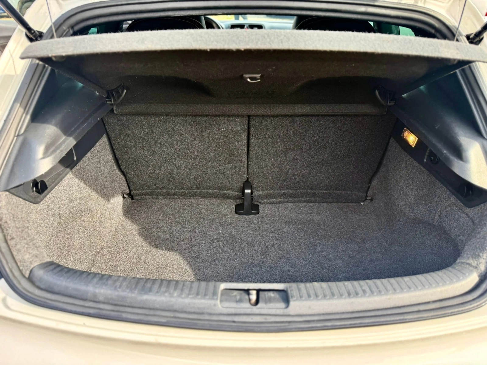 VW Scirocco 1.4 АВТОМАТИК, снимка 16 - Автомобили и джипове - 55347436