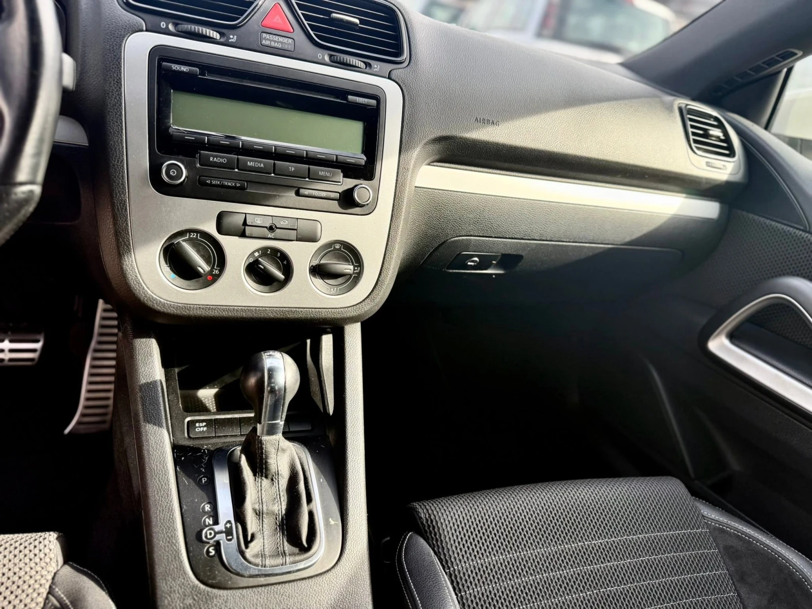 VW Scirocco 1.4 АВТОМАТИК, снимка 11 - Автомобили и джипове - 55347436
