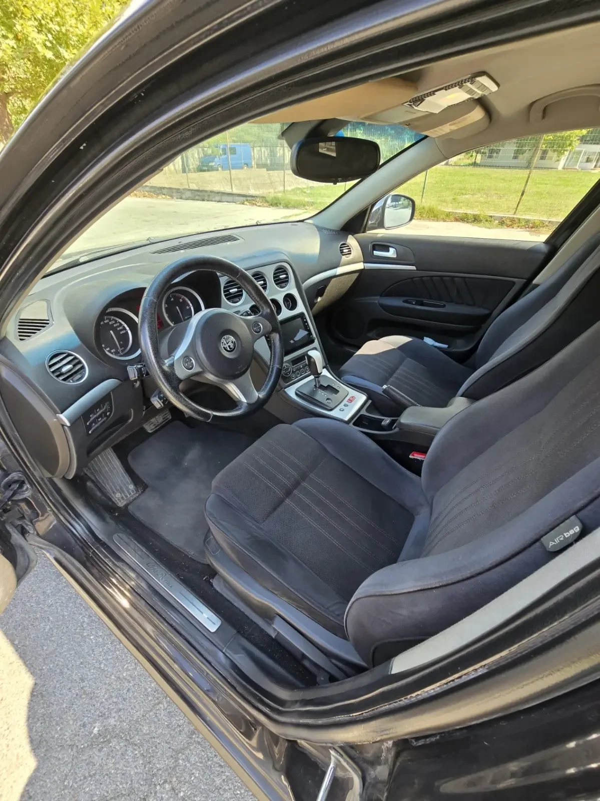 Alfa Romeo 159 sportwagon 1, 9 JTDm, снимка 6 - Автомобили и джипове - 55409433