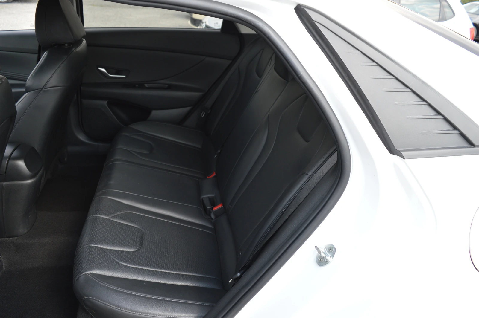Hyundai Elantra 1.6-AVTOMAT-FULL EKSTRI-KOJA-DISTRONIC, снимка 10 - Автомобили и джипове - 55576781