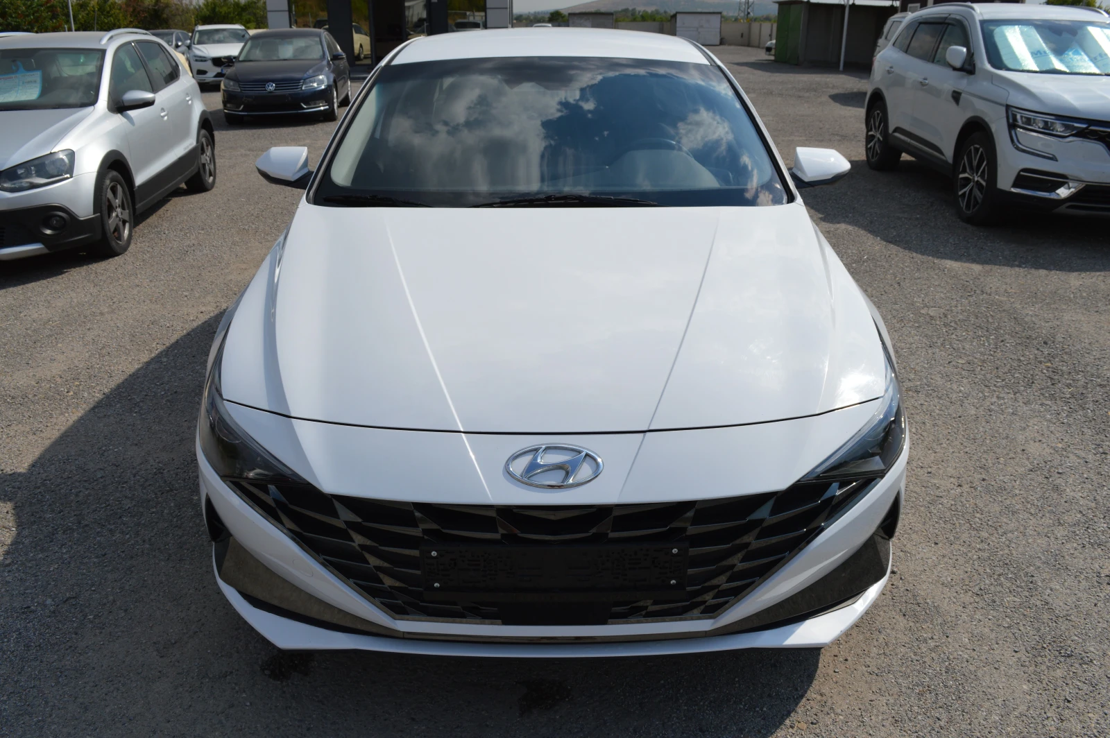 Hyundai Elantra 1.6-AVTOMAT-FULL EKSTRI-KOJA-DISTRONIC, снимка 2 - Автомобили и джипове - 55576781