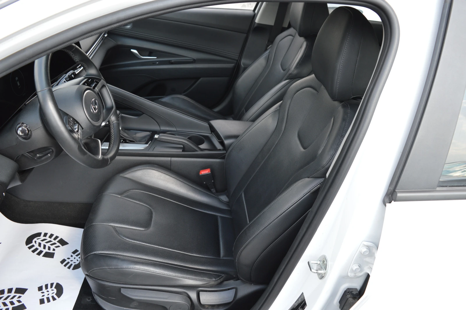 Hyundai Elantra 1.6-AVTOMAT-FULL EKSTRI-KOJA-DISTRONIC, снимка 9 - Автомобили и джипове - 55576781