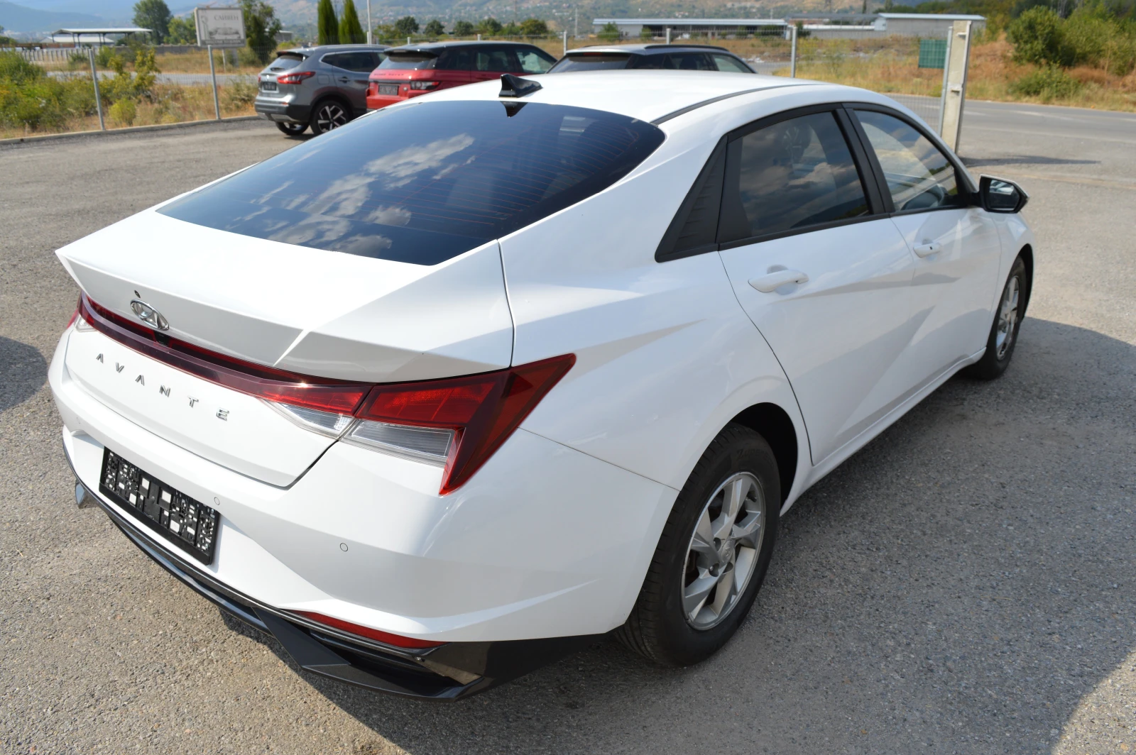 Hyundai Elantra 1.6-AVTOMAT-FULL EKSTRI-KOJA-DISTRONIC, снимка 5 - Автомобили и джипове - 55576781