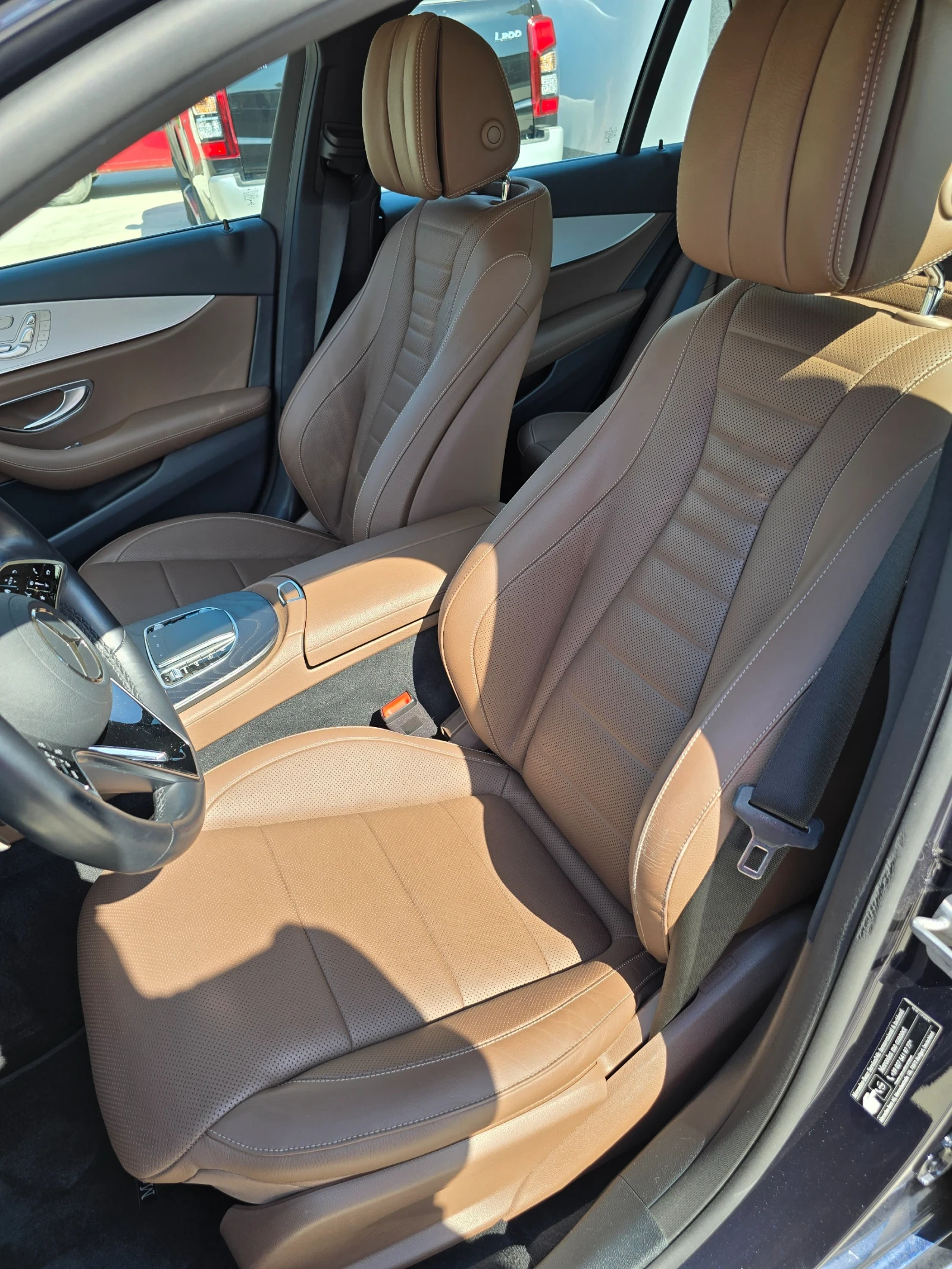 Mercedes-Benz E 400 330hp 4x4 подгрев, обдухване, надуване, масаж, ВЪЗ, снимка 11 - Автомобили и джипове - 55644019