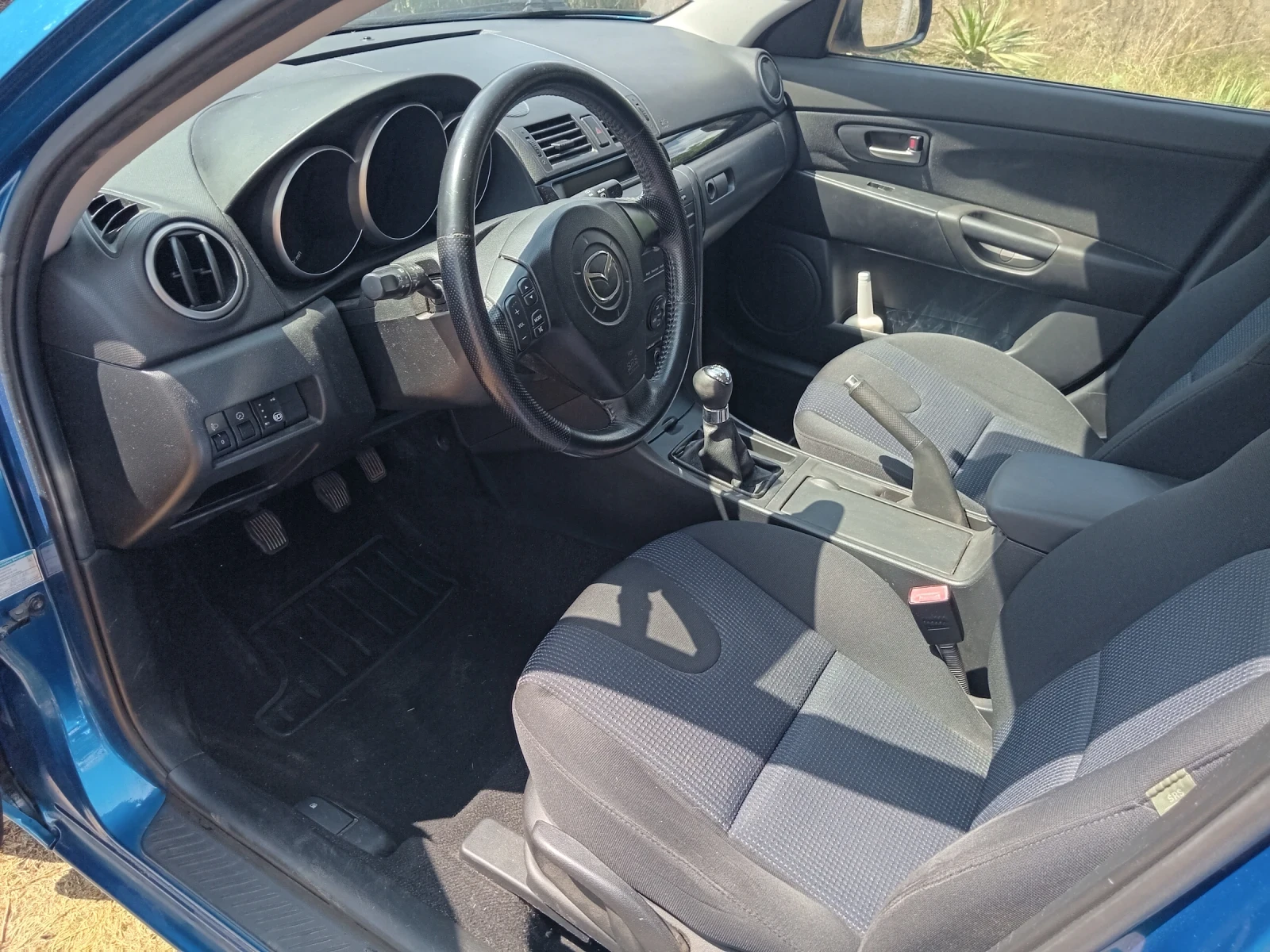 Mazda 3 1.6 , снимка 8 - Автомобили и джипове - 55653958