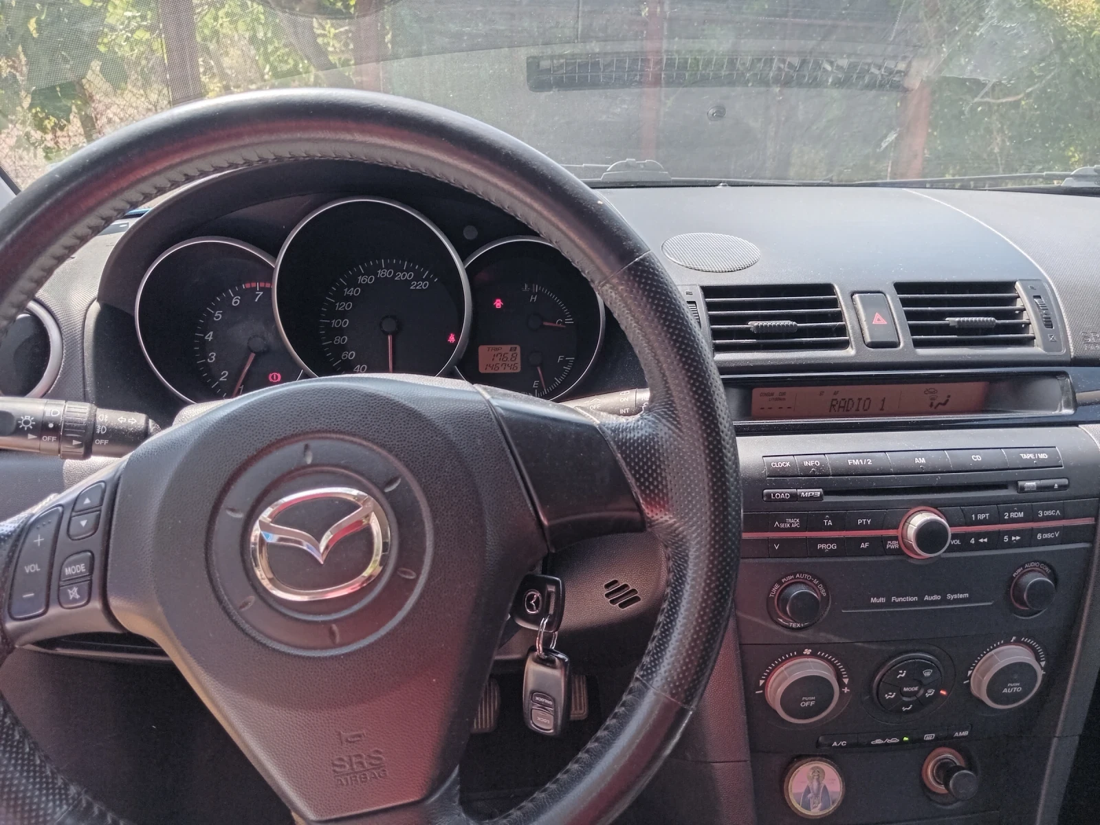 Mazda 3 1.6 , снимка 10 - Автомобили и джипове - 55653958