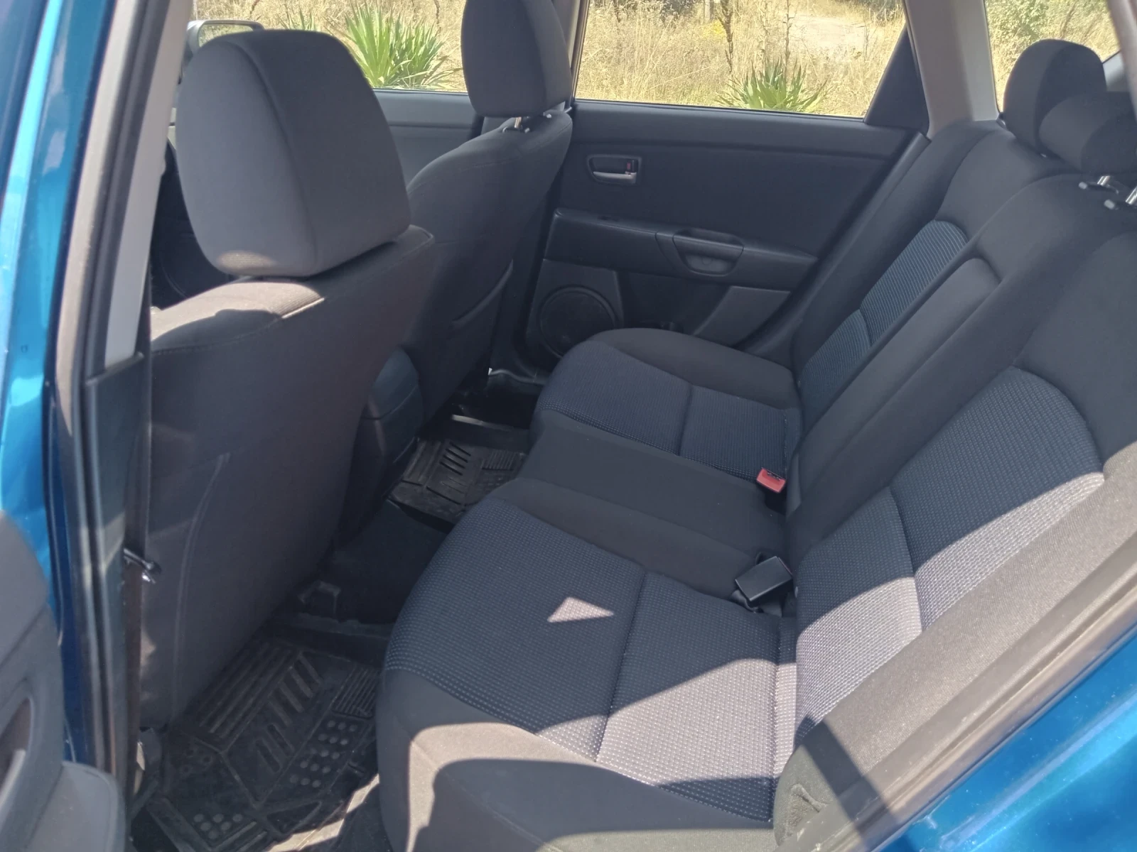 Mazda 3 1.6 , снимка 9 - Автомобили и джипове - 55653958