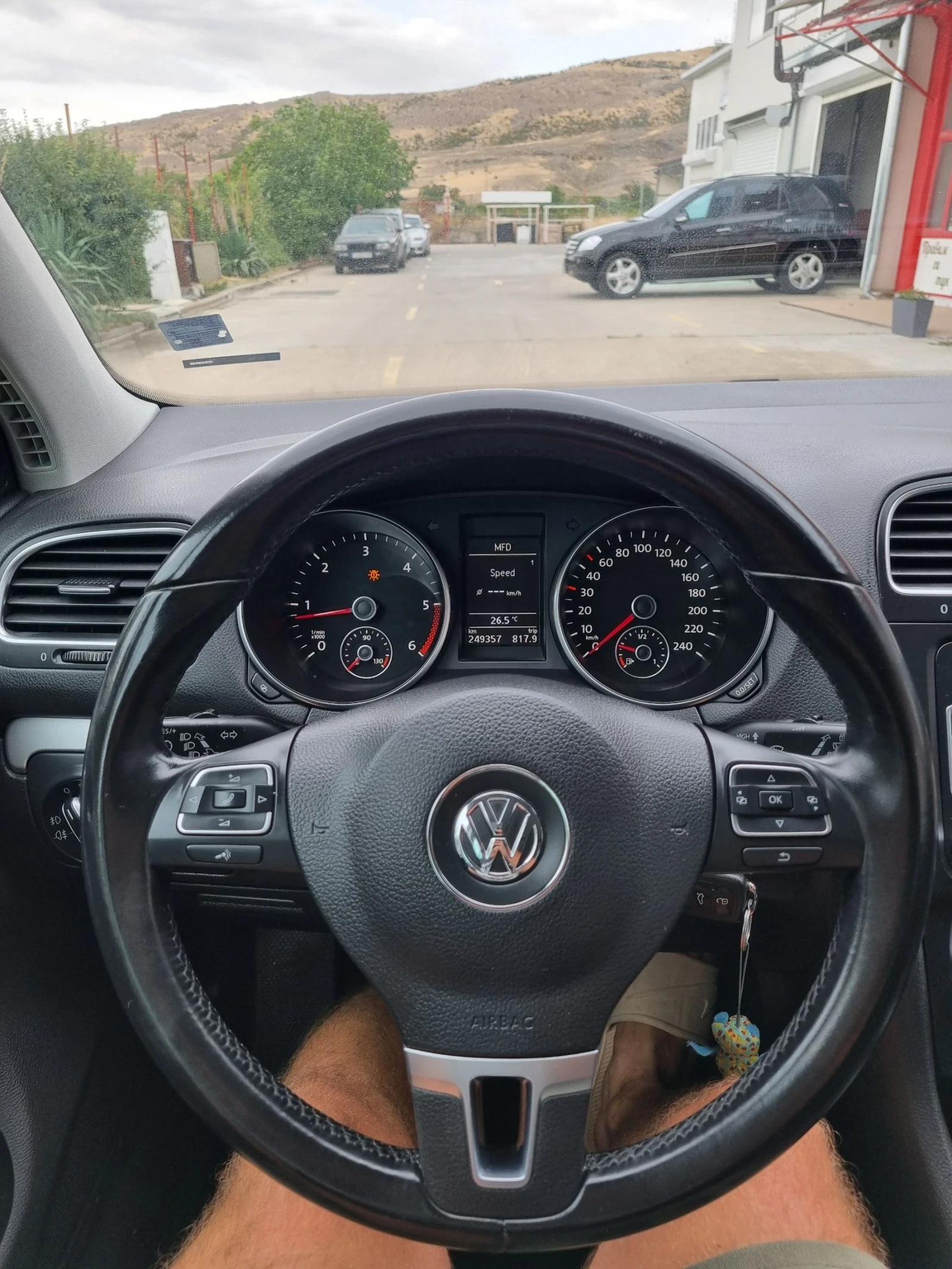 VW Golf 1.6tdi 105 коня, снимка 14 - Автомобили и джипове - 55654318