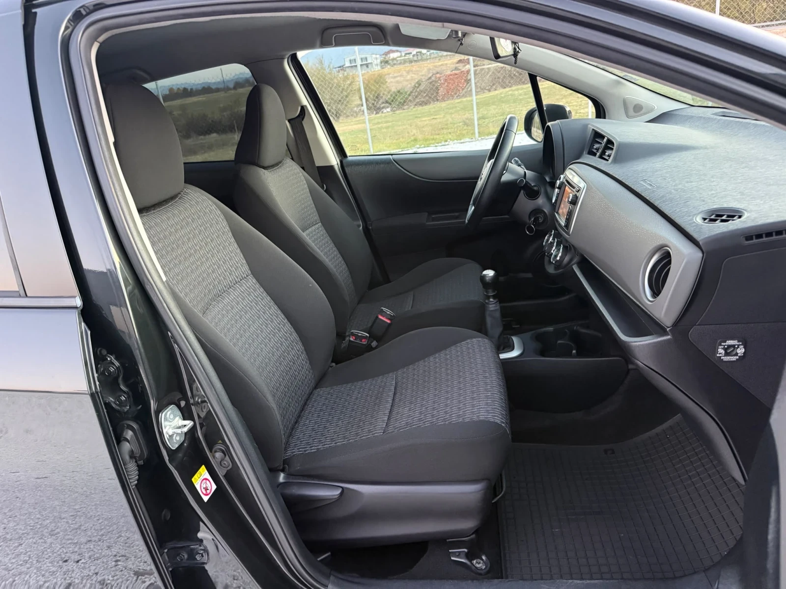 Toyota Yaris, снимка 3 - Автомобили и джипове - 56574017