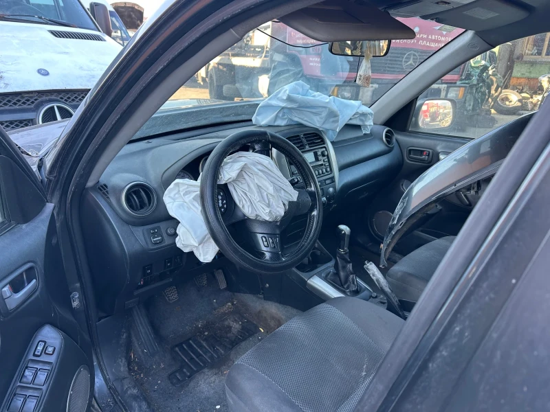 Toyota Rav4 2.0 d4d, снимка 4 - Автомобили и джипове - 48987898