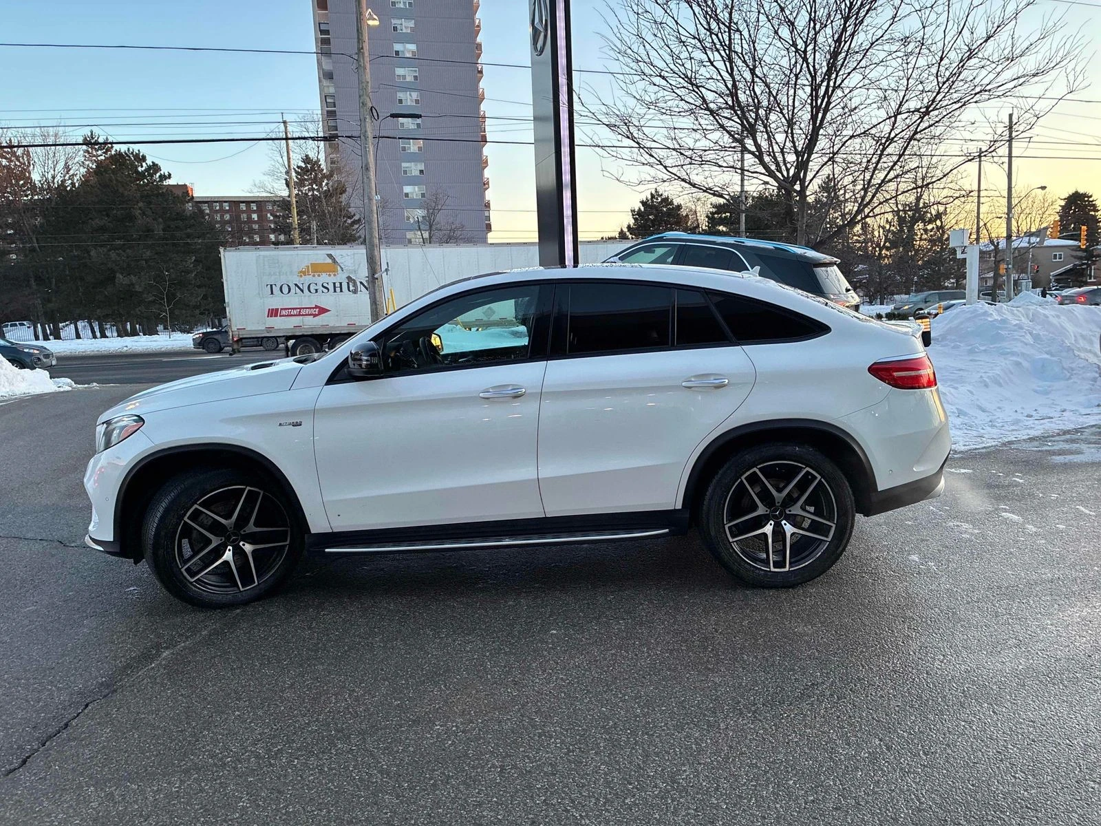 Mercedes-Benz GLE 43 AMG С РЕГИСТРАЦИЯ & АВТО КРЕДИТ - изображение 3