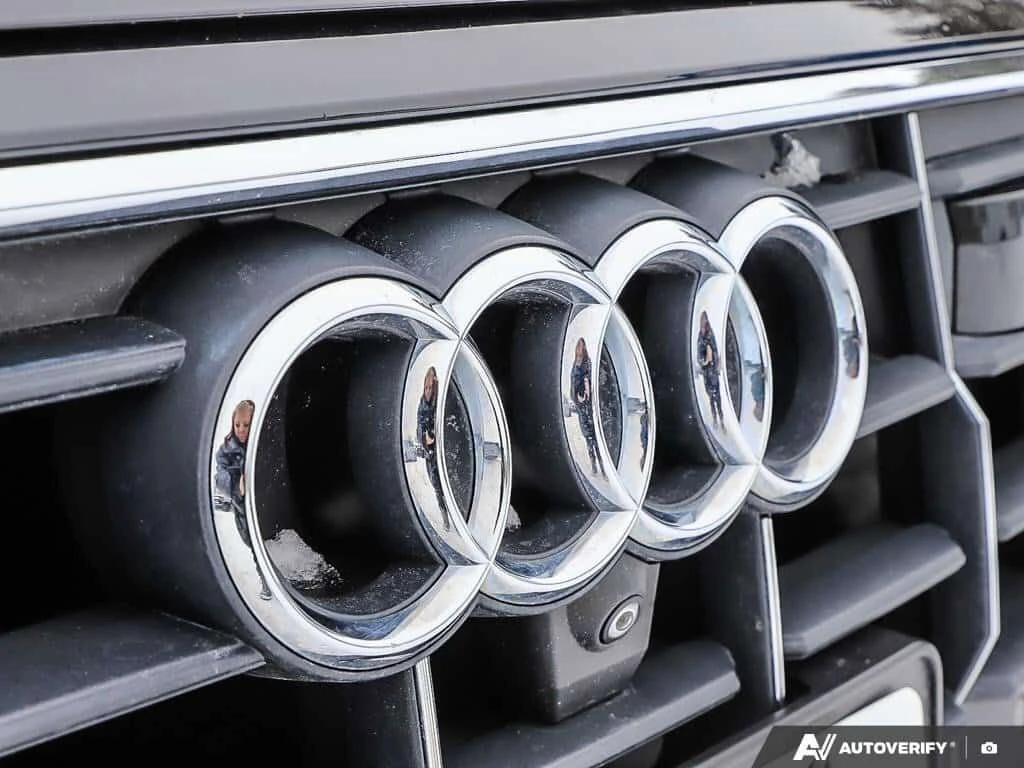 Audi Q8 * ProgressivACCIDENT FREE, DRIVERS ASSIST PACK, B&, снимка 3 - Автомобили и джипове - 53925614