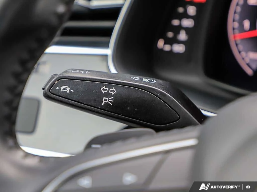 Audi Q8 * ProgressivACCIDENT FREE, DRIVERS ASSIST PACK, B&, снимка 14 - Автомобили и джипове - 53925614