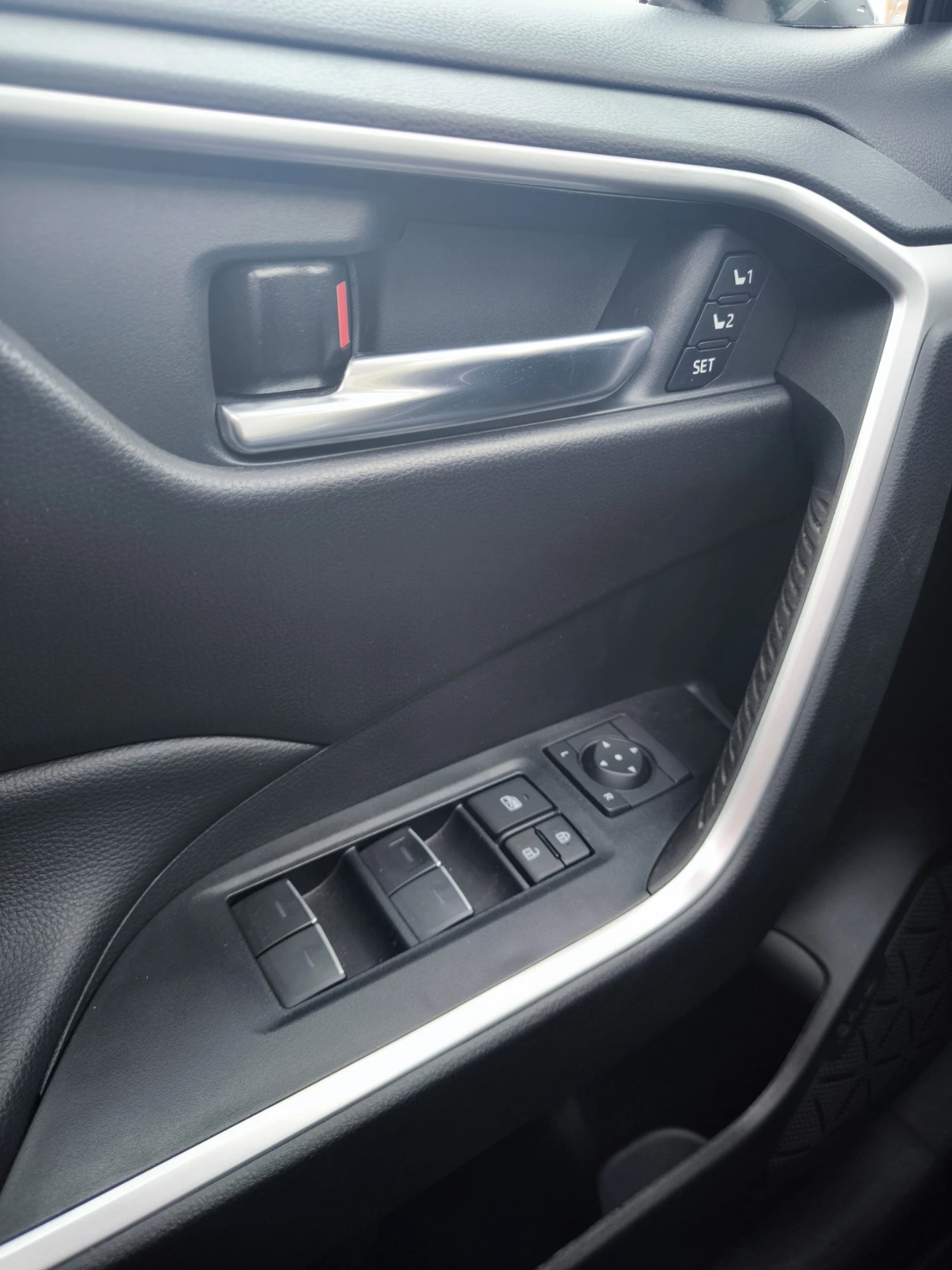 Toyota Rav4 Hybrid, снимка 9 - Автомобили и джипове - 54033965