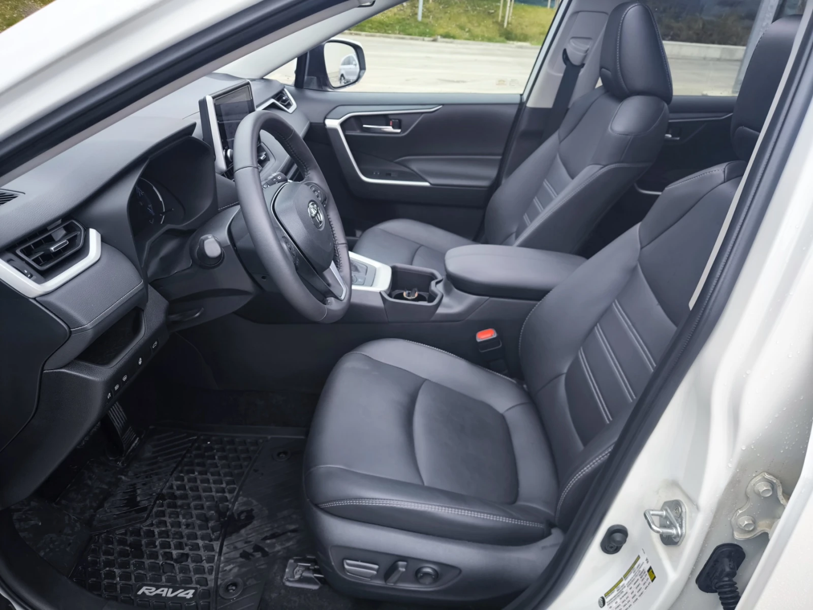 Toyota Rav4 Hybrid, снимка 8 - Автомобили и джипове - 54033965