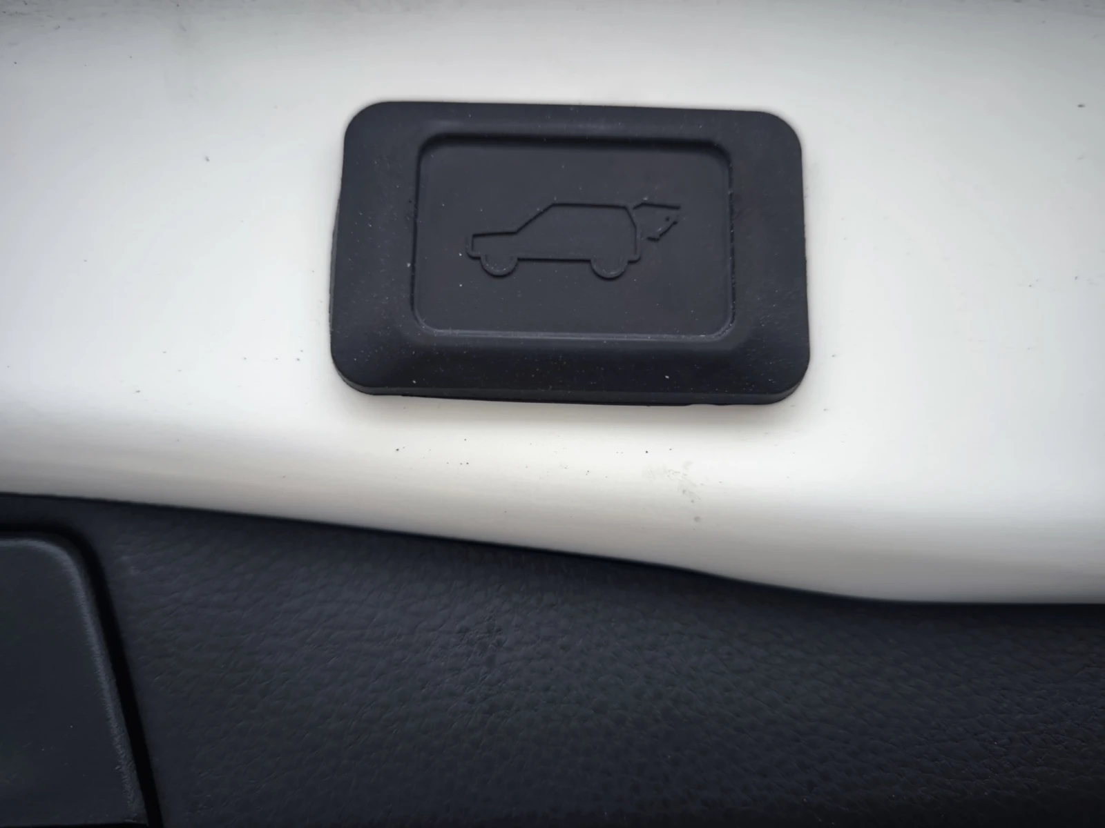 Toyota Rav4 Hybrid, снимка 16 - Автомобили и джипове - 54033965