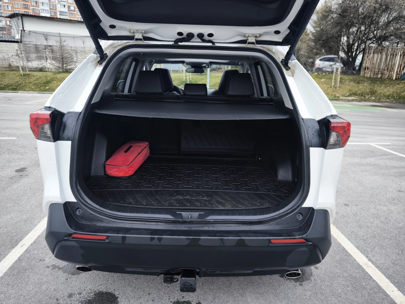 Toyota Rav4 Hybrid, снимка 7 - Автомобили и джипове - 54033965