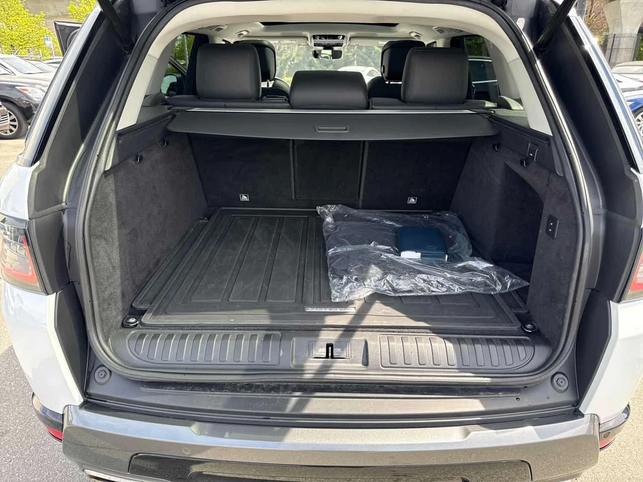 Land Rover Range Rover Sport * MHEV HSE * АВТОКРЕДИТ БЕЗ ПЪРВОНАЧАЛНА ВНОСКА* , снимка 11 - Автомобили и джипове - 55194919