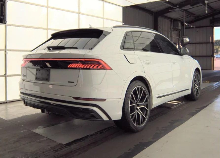 Audi Q8 PRESTIGE , снимка 6 - Автомобили и джипове - 55218455