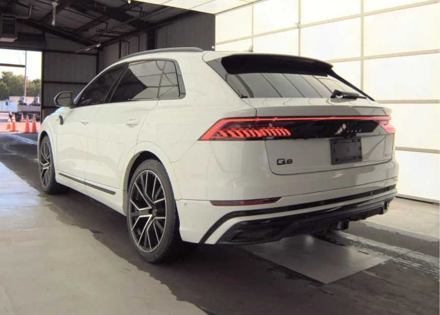 Audi Q8 PRESTIGE , снимка 3 - Автомобили и джипове - 55218455