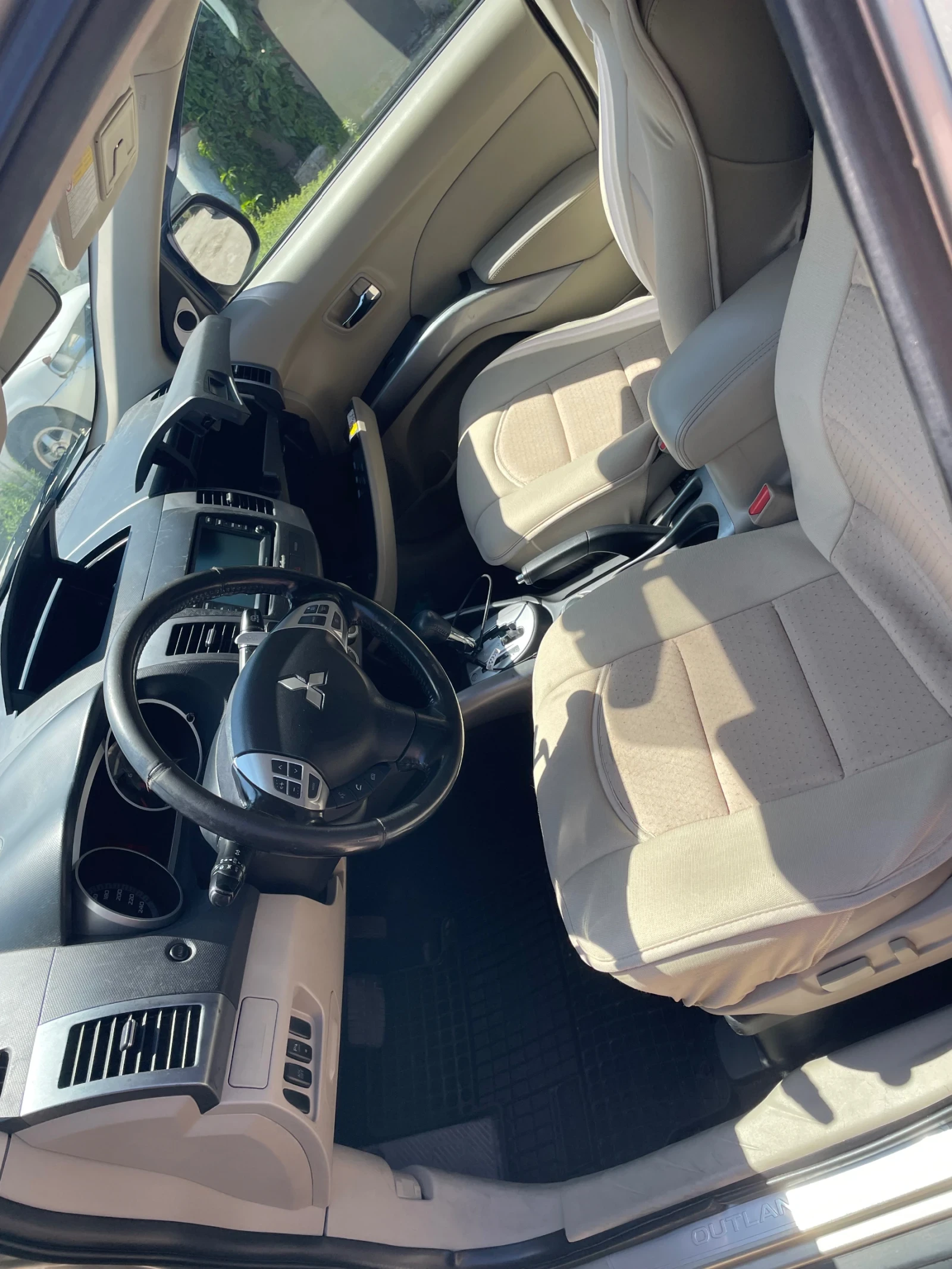 Mitsubishi Outlander 2, 4i awd, снимка 8 - Автомобили и джипове - 55501605