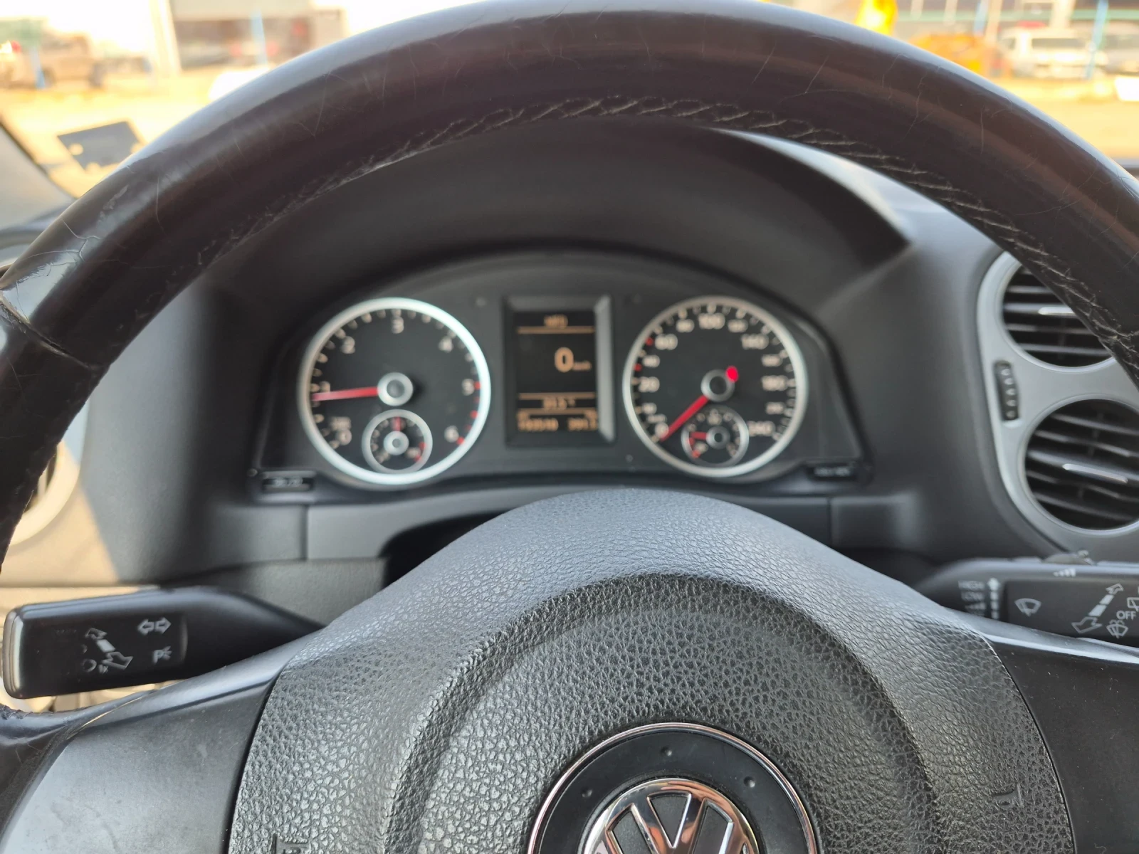 VW Tiguan, снимка 3 - Автомобили и джипове - 55596803