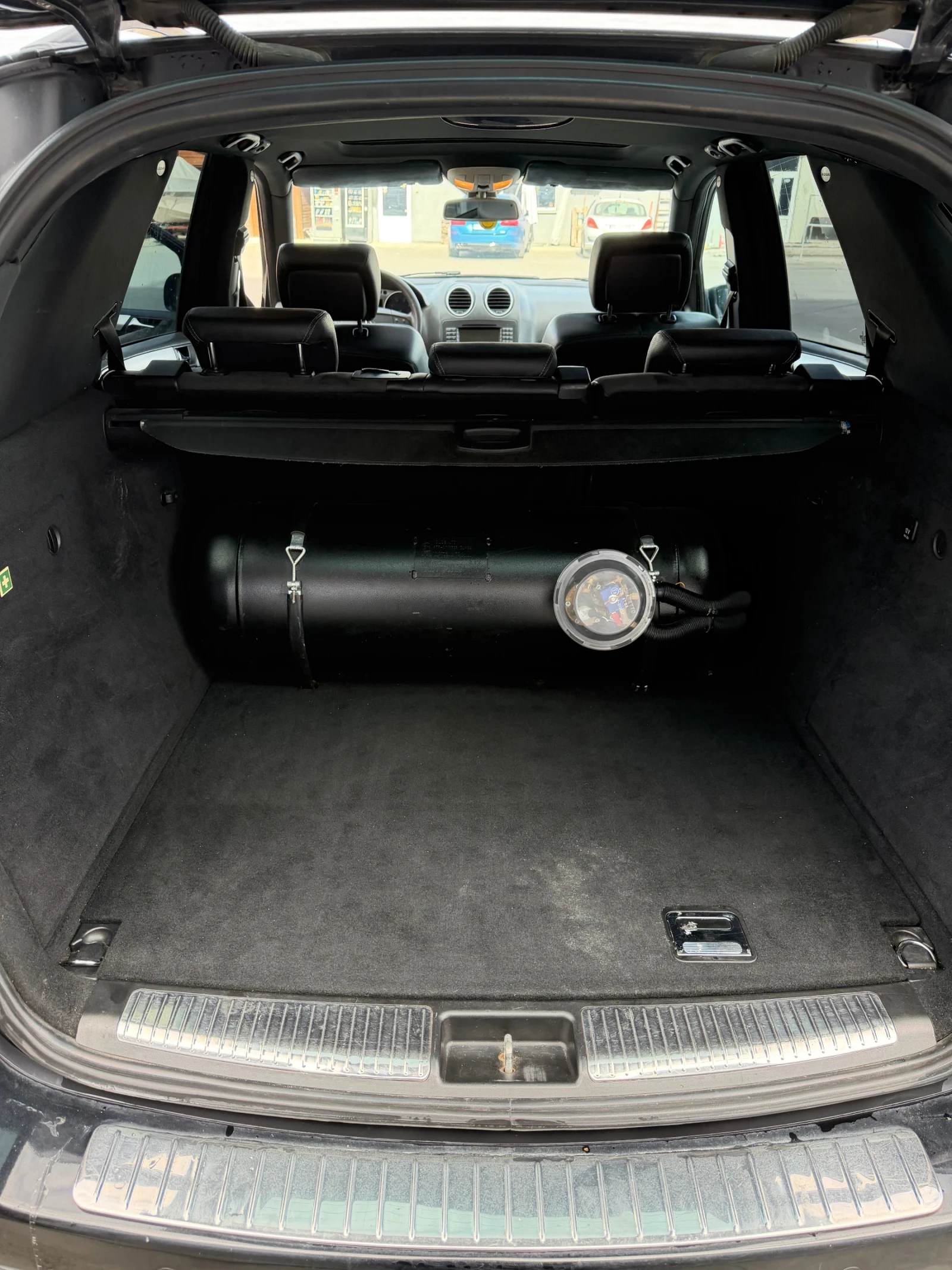 Mercedes-Benz ML 500, снимка 9 - Автомобили и джипове - 56680575