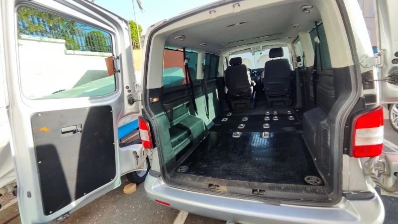 VW Caravelle, снимка 14 - Бусове и автобуси - 50746297