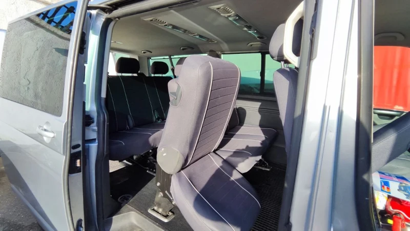 VW Caravelle, снимка 10 - Бусове и автобуси - 50746297