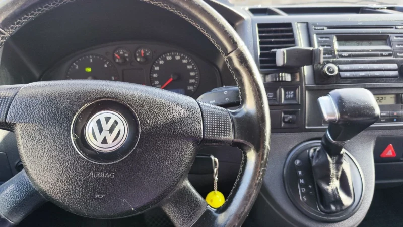 VW Caravelle, снимка 6 - Бусове и автобуси - 50746297