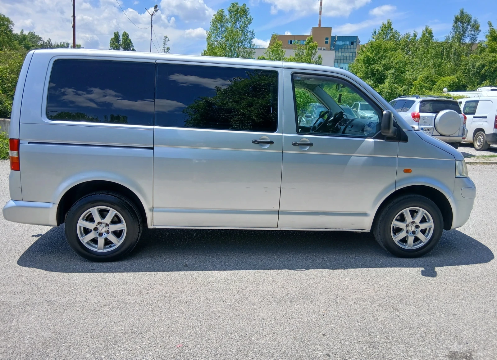 VW T5 2.5 Автомат 4+ 1м. Клима, снимка 7 - Бусове и автобуси - 54968933
