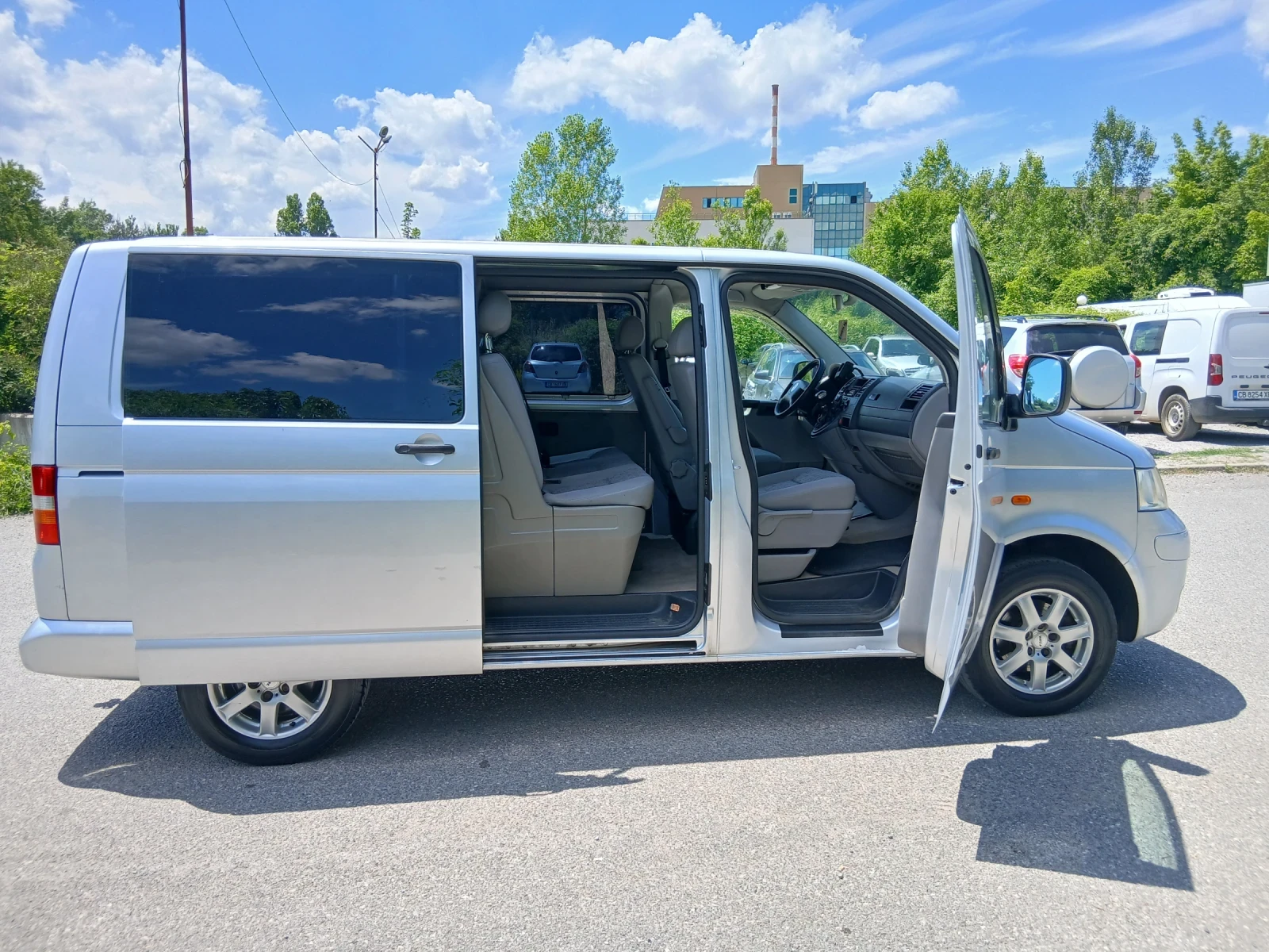 VW T5 2.5 Автомат 4+ 1м. Клима, снимка 8 - Бусове и автобуси - 54968933