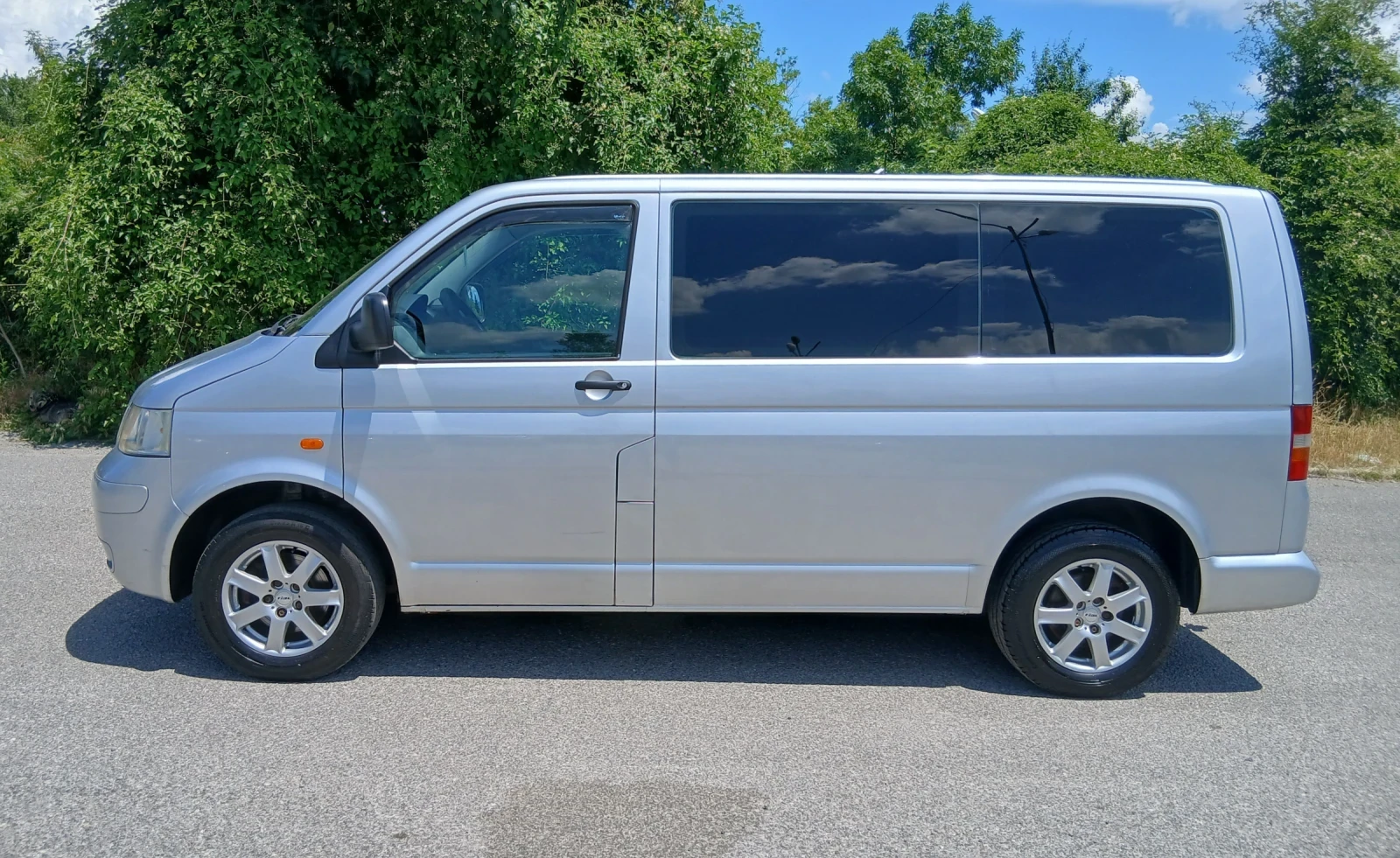 VW T5 2.5 Автомат 4+ 1м. Клима, снимка 6 - Бусове и автобуси - 54968933