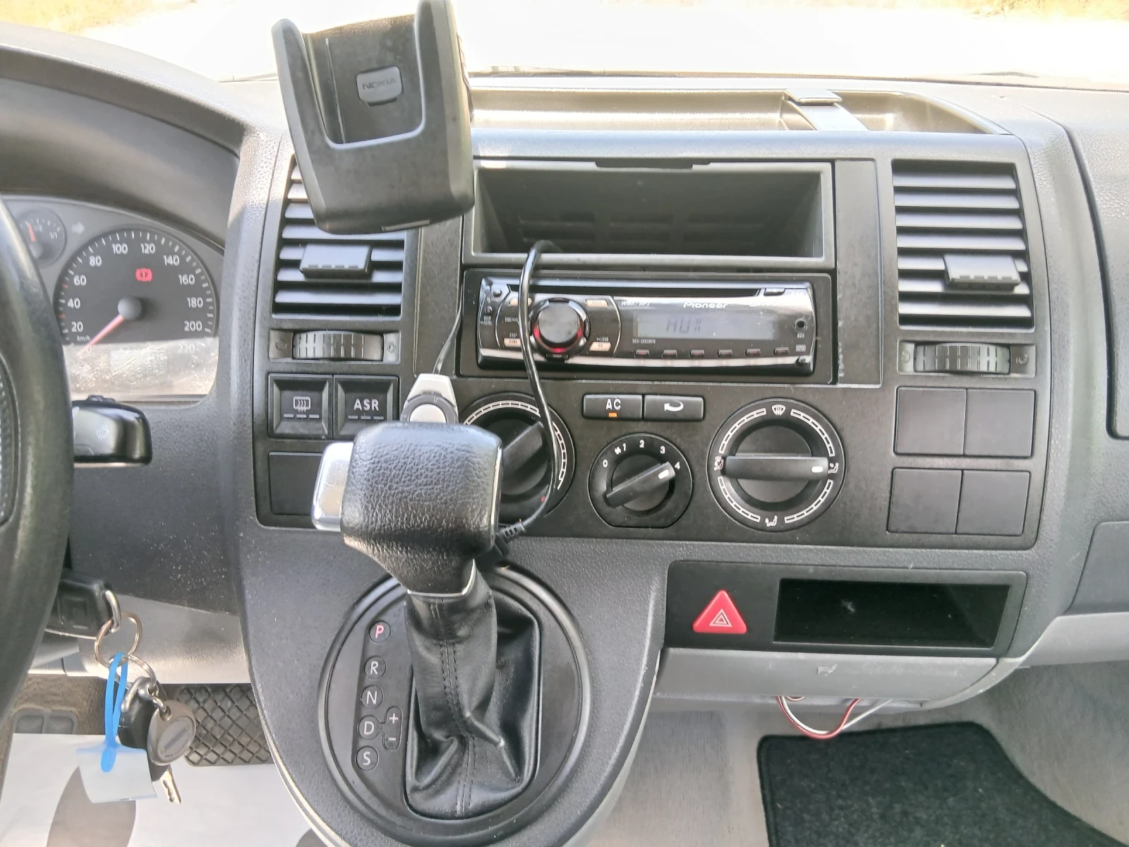 VW T5 2.5 Автомат 4+ 1м. Клима, снимка 13 - Бусове и автобуси - 54968933