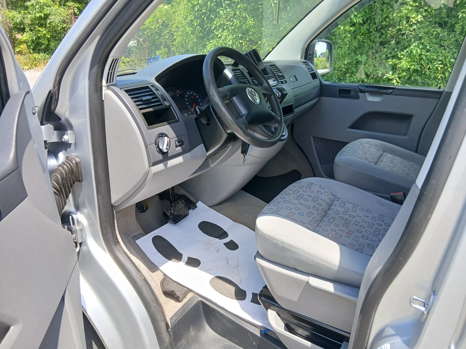 VW T5 2.5 Автомат 4+ 1м. Клима, снимка 9 - Бусове и автобуси - 54968933