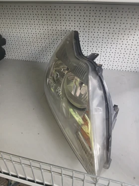 8M51-13W029-AD фар десен Ford Focus  2009г, снимка 2