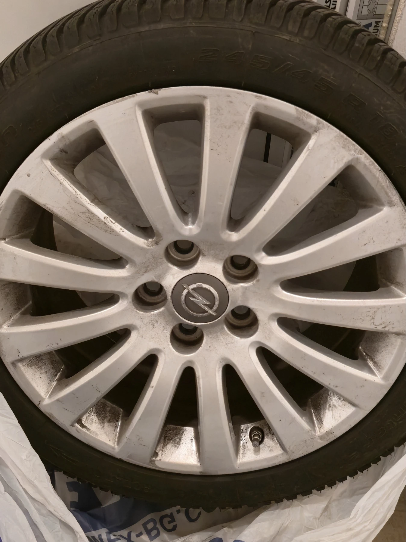 ���� � ������ 245/45R18 �� Opel Insignia | Mobile.bg � ����������� 6