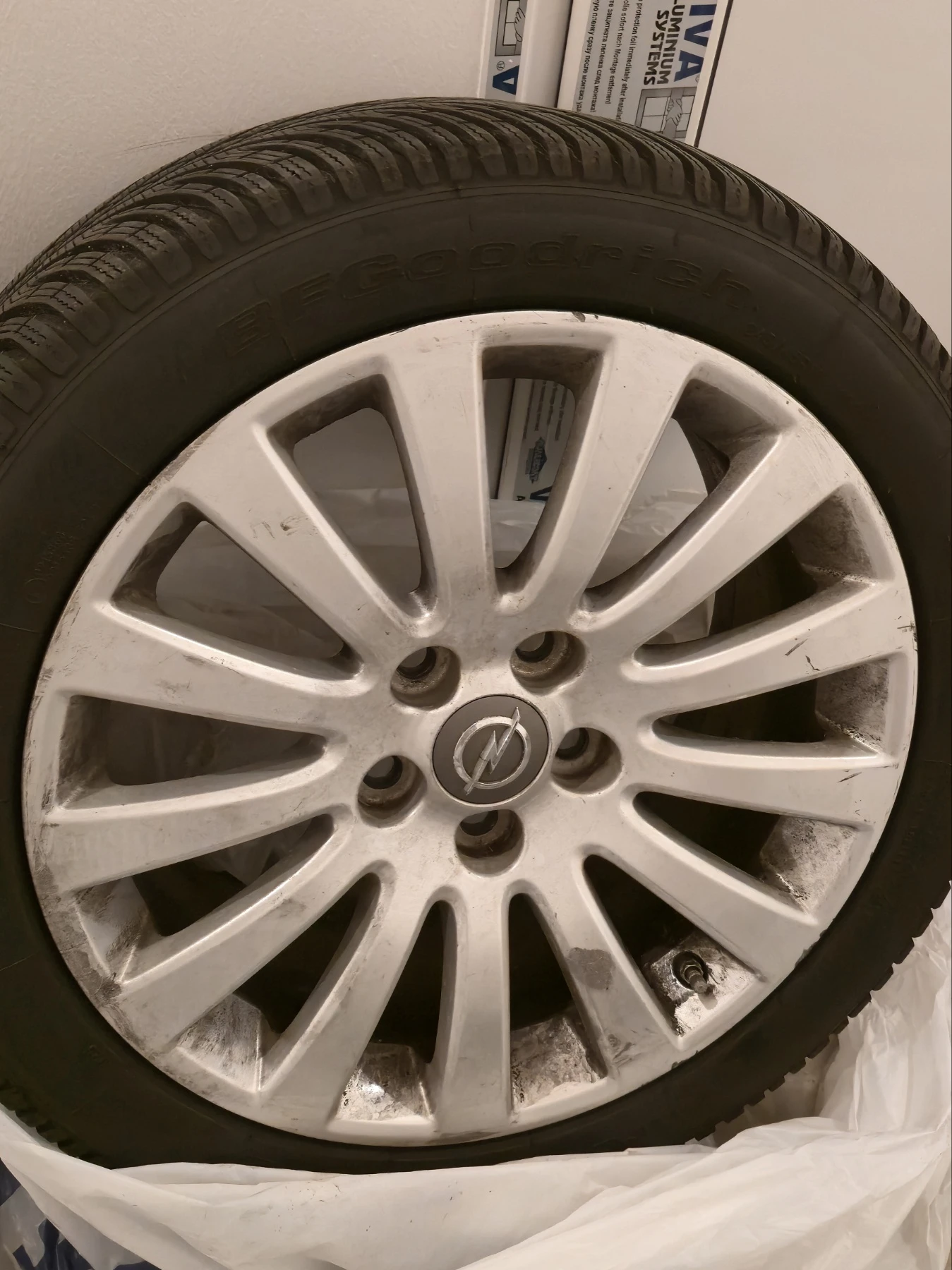 ���� � ������ 245/45R18 �� Opel Insignia | Mobile.bg � ����������� 4