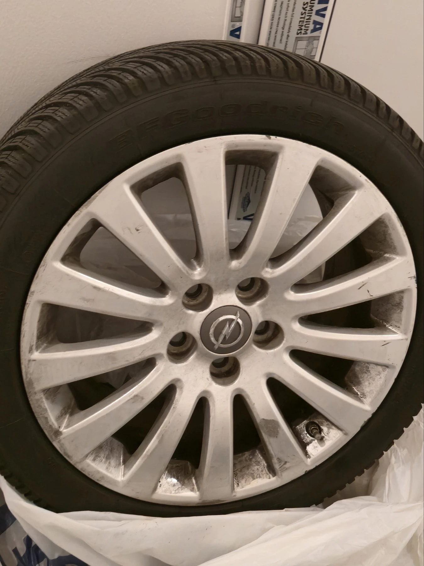 ���� � ������ 245/45R18 �� Opel Insignia | Mobile.bg � ����������� 8