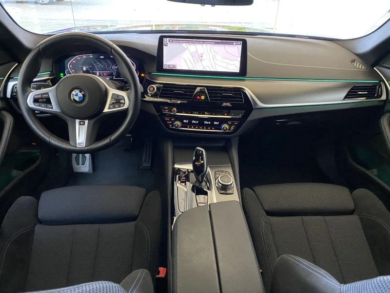 BMW 520 M Sport*xDrive*HeadUp*Navi Prof*ГАРАНЦИЯ, снимка 11 - Автомобили и джипове - 47217145