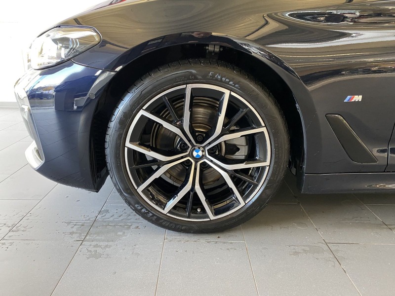 BMW 520 M Sport*xDrive*HeadUp*Navi Prof*ГАРАНЦИЯ, снимка 4 - Автомобили и джипове - 46274884