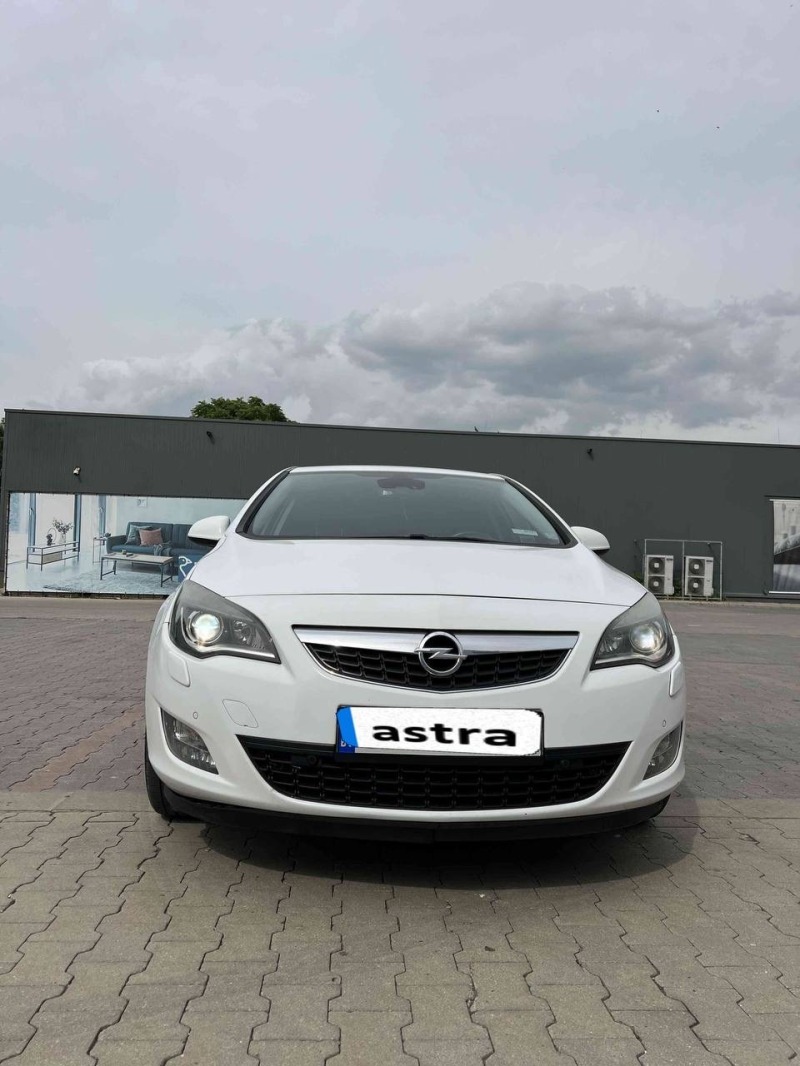 Opel Astra Astra J 1.4Turbo-Facelift Cosmo-газ Landi Renzo, снимка 1 - Автомобили и джипове - 46402083