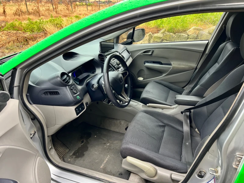 Honda Insight Хибрид с газ, снимка 9 - Автомобили и джипове - 52286473