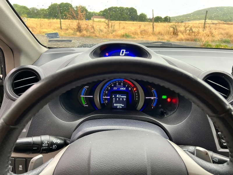 Honda Insight Хибрид с газ, снимка 8 - Автомобили и джипове - 52286473